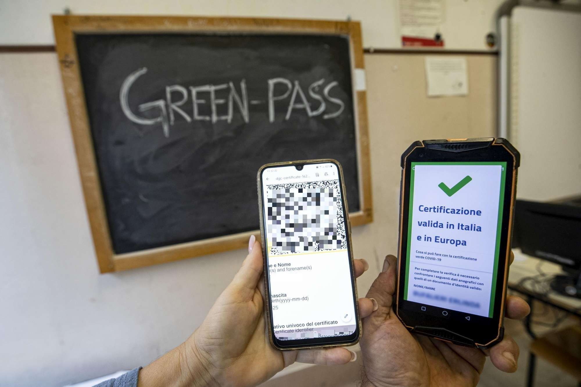 Green pass: niente controlli se il dipendente lo consegna al datore di lavoro