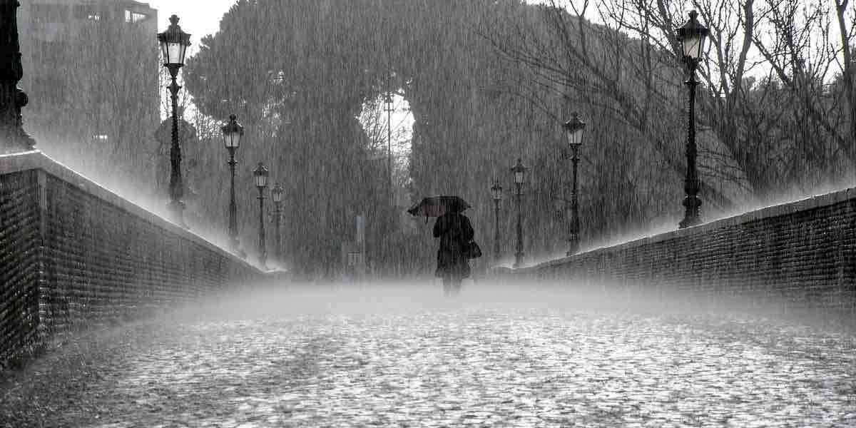 Allerta Meteo su Campania, Calabria e Toscana per il 28 novembre: piogge, vento e temporali