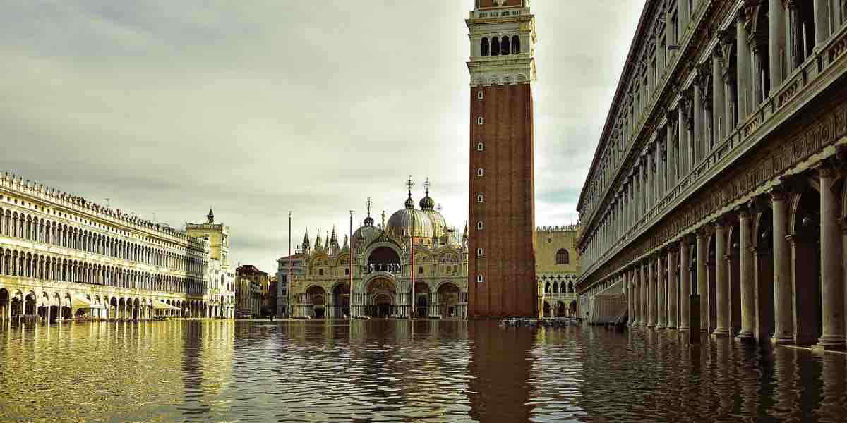 Meteo Venezia, forti perturbazioni e prevista acqua alta fino a 135 centimetri