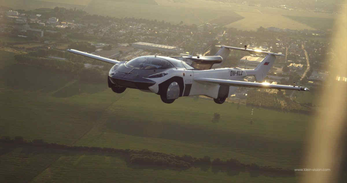 AirCar può volare: attestato di aeronavigabilità per l’auto volante