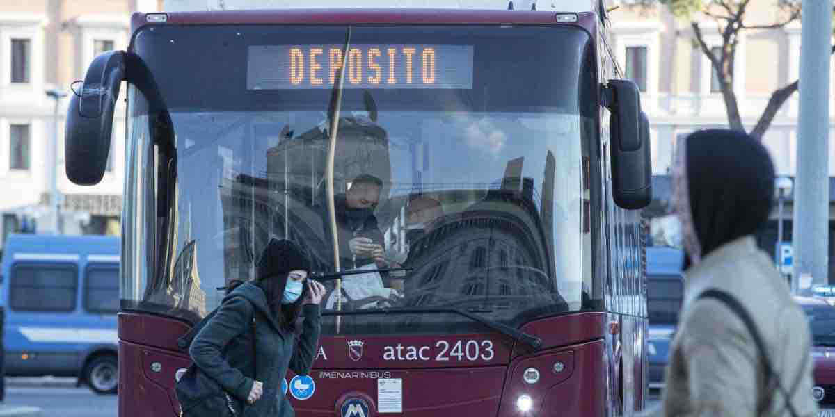 Sciopero del trasporto pubblico locale il 14 gennaio 2022: metro, bus e tram a rischio. Gli orari