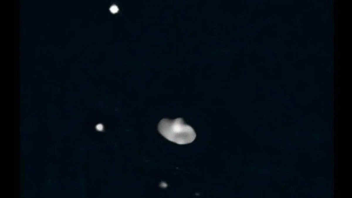 Scoperto il primo asteroide con 3 lune: 130 Elektra