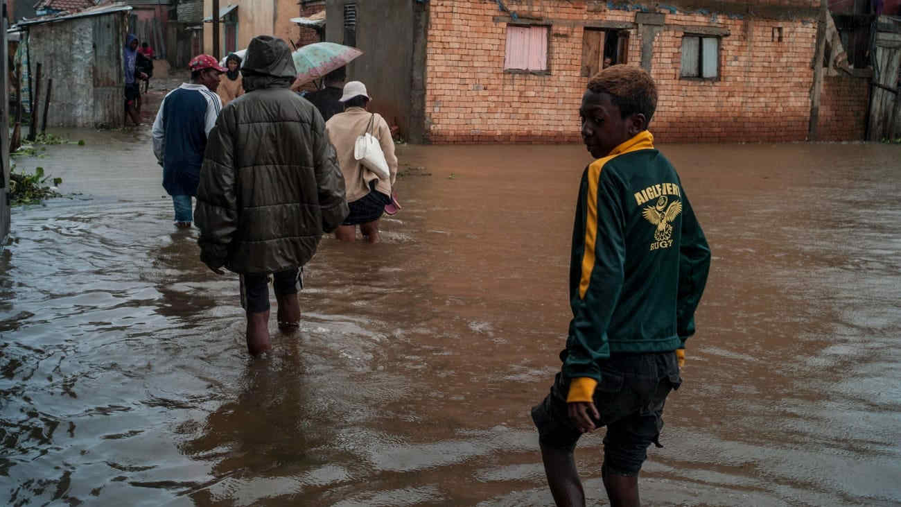 Il ciclone Batsirai investe il Madagascar: vittime e 50 mila sfollati. Le foto