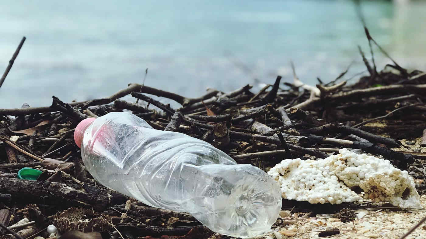 Il Mar Mediterraneo inquinato dalla plastica e le 5 città italiane con più rifiuti