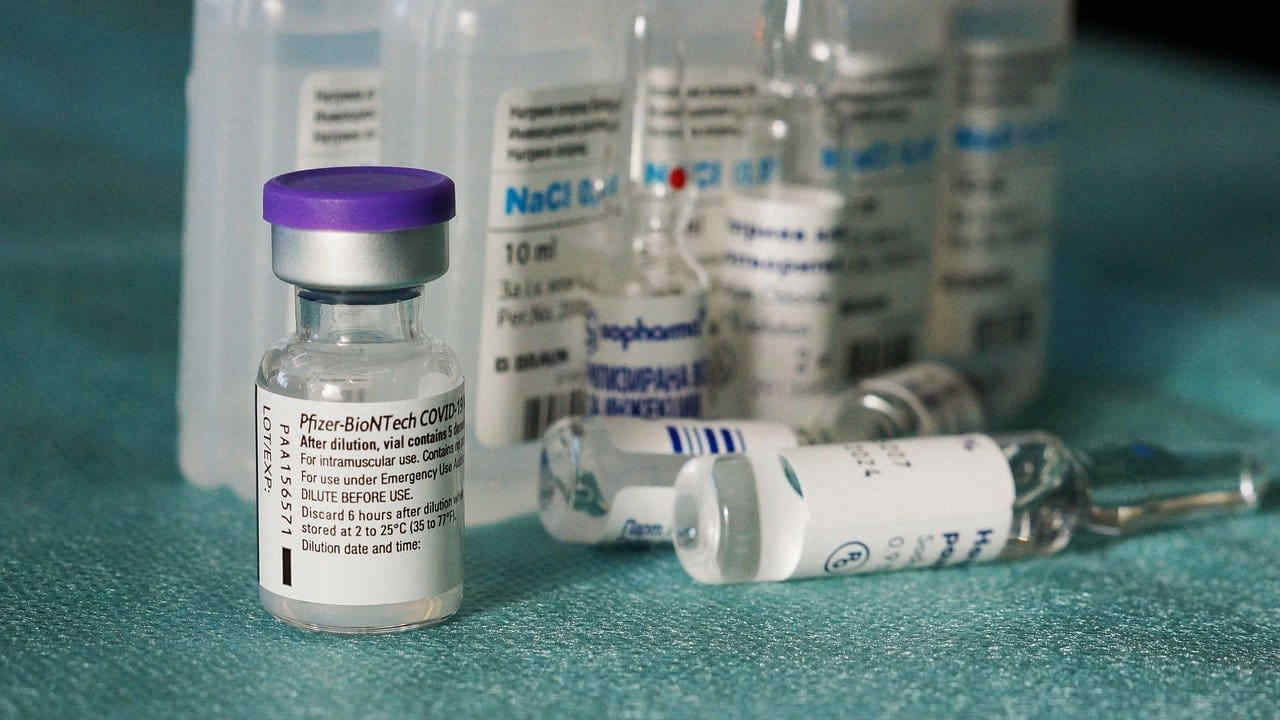 Pfizer: la quarta dose del vaccino Covid è necessaria
