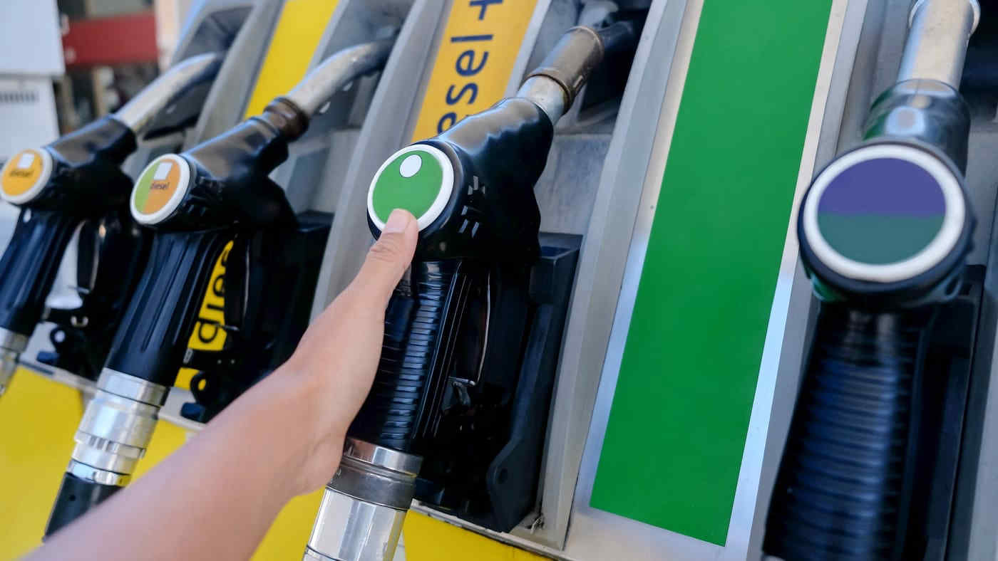 Caro carburanti, il caso di Livigno: la benzina a 1,36 euro