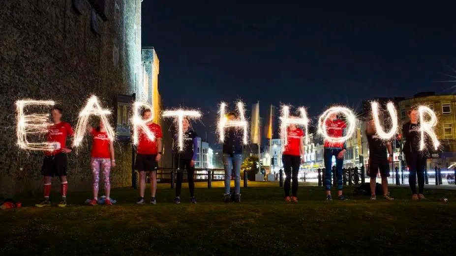 Earth Hour Wwf per l'ambiente: oggi, sabato 26 marzo, luci spente su strade e monumenti per un'ora