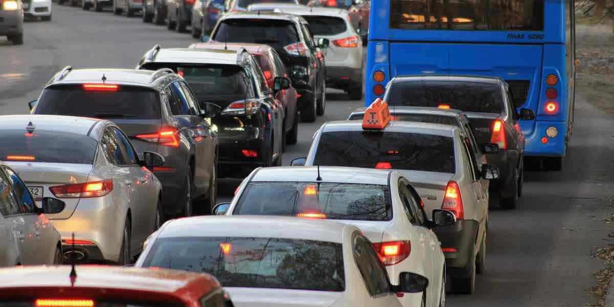 Stop allo stato di emergenza: cosa cambia per gli automobilisti? Dalla patente alla revisione