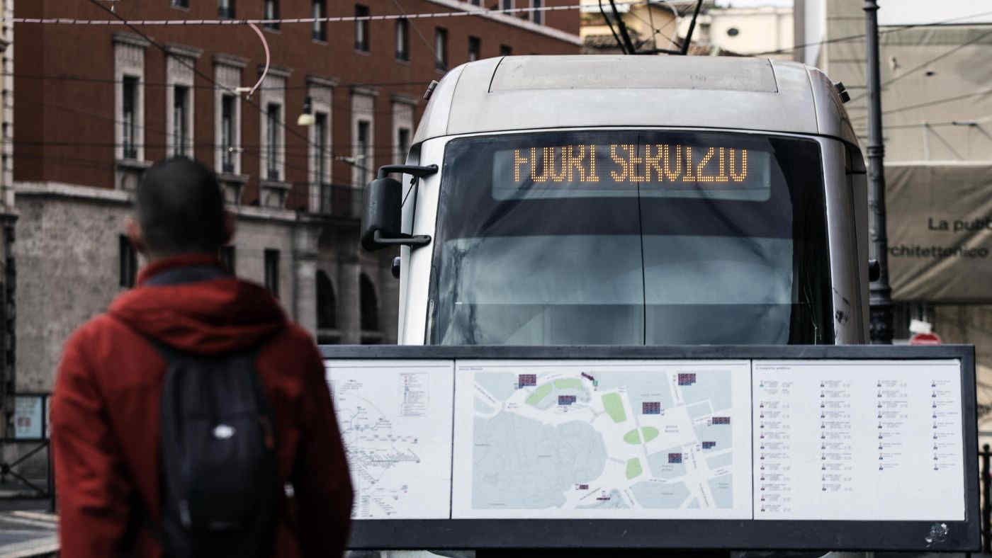 Sciopero dei trasporti del 28 aprile, la situazione a Milano, Roma e Napoli: tutte le informazioni