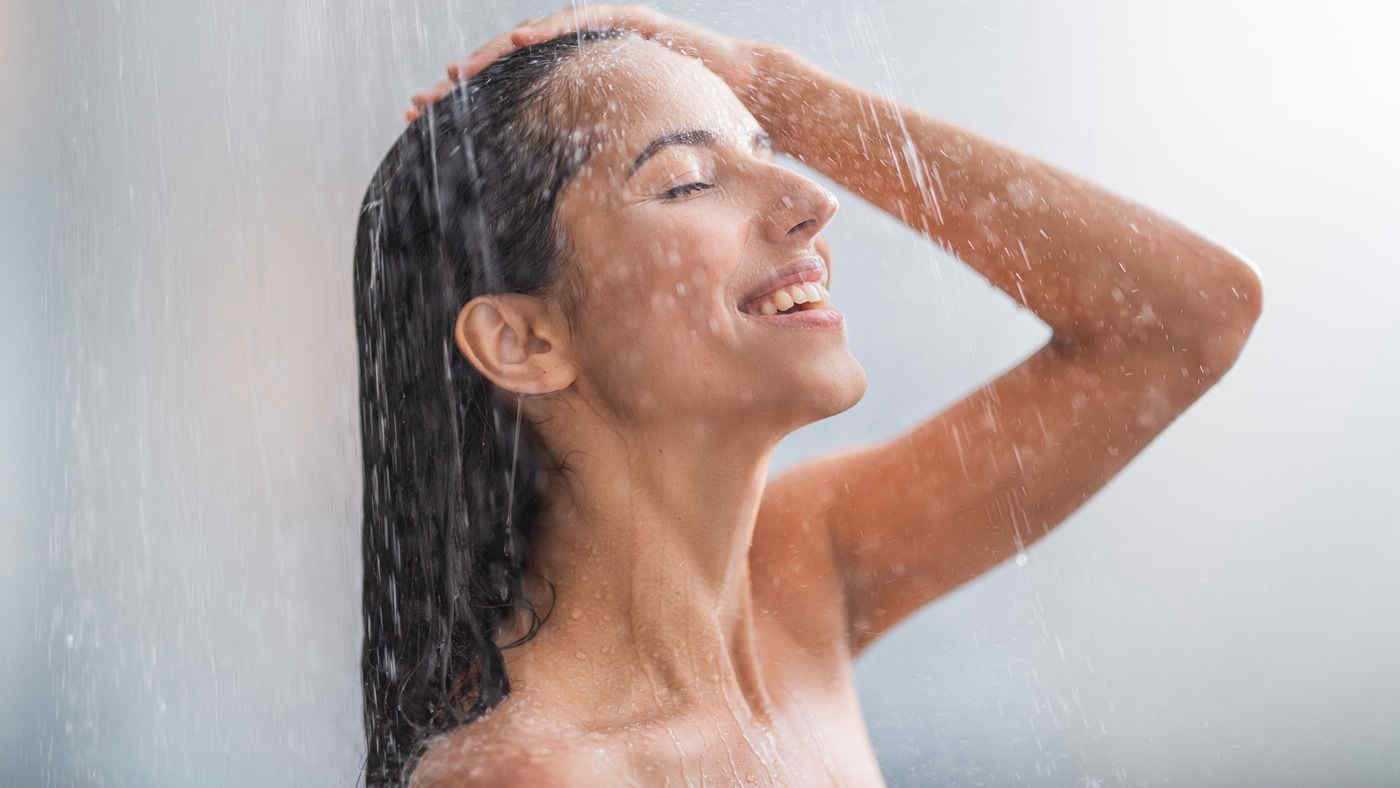 Come affrontare il caldo di questi giorni: 5 consigli dagli esperti (con sorprese, tipo la temperatura della doccia)