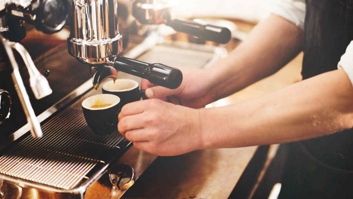 Caffè e deca: le alternative sono davvero meglio per la salute?