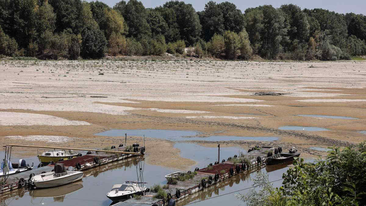 Il Po in secca: le immagini impressionanti del fiume senz’acqua | FOTO