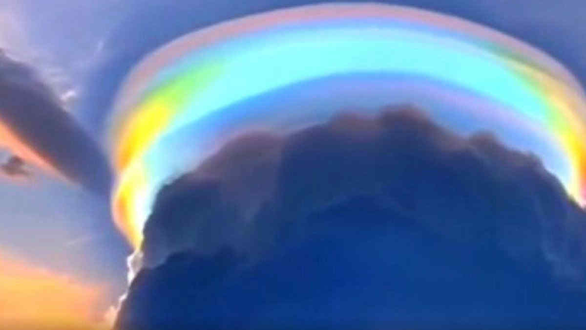 Cina, nube iridescente in cielo: ecco cos'è successo