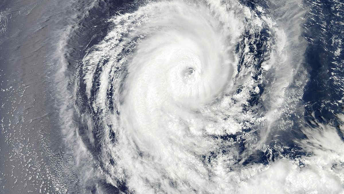 L'uragano Danielle si sta avvicinando alle coste europee, dobbiamo preoccuparci?