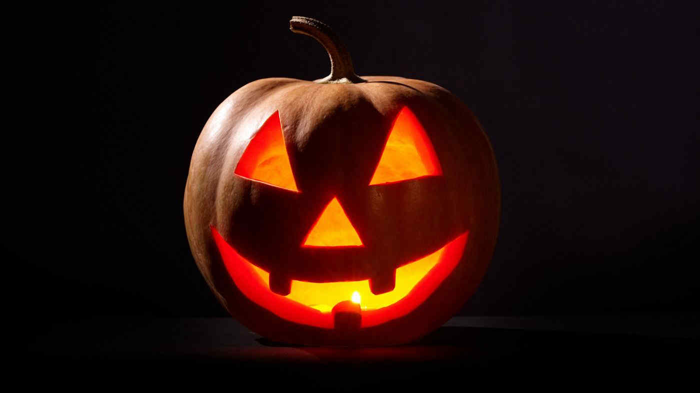 Halloween, come nasce l'idea di intagliare zucche e l'usanza "dolcetto o scherzetto"?