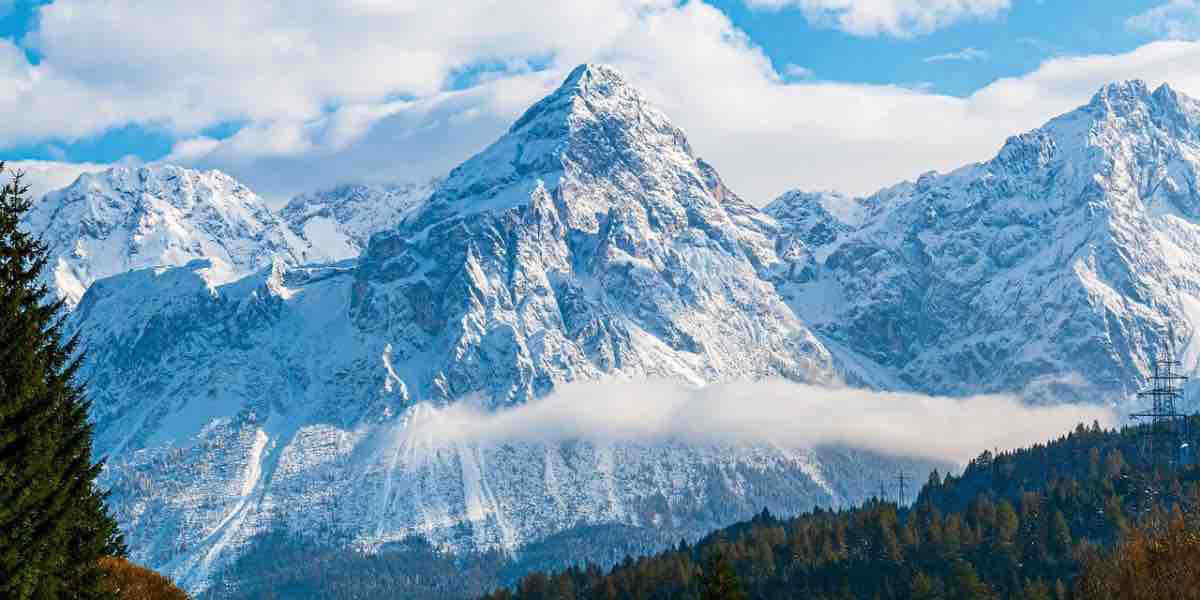 Montagna, come affrontare i pericoli invernali: parlano le guide alpine