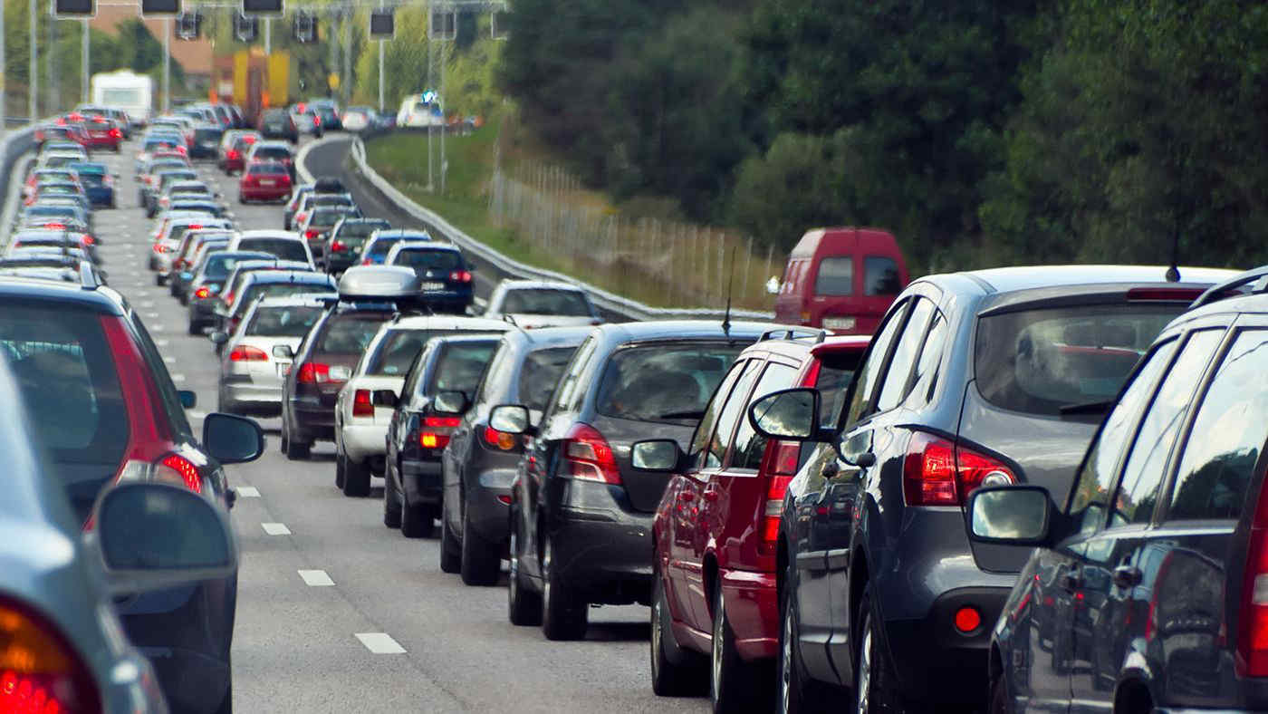 Traffico, quante ore perdiamo in auto? La classifica città per città è sorprendente