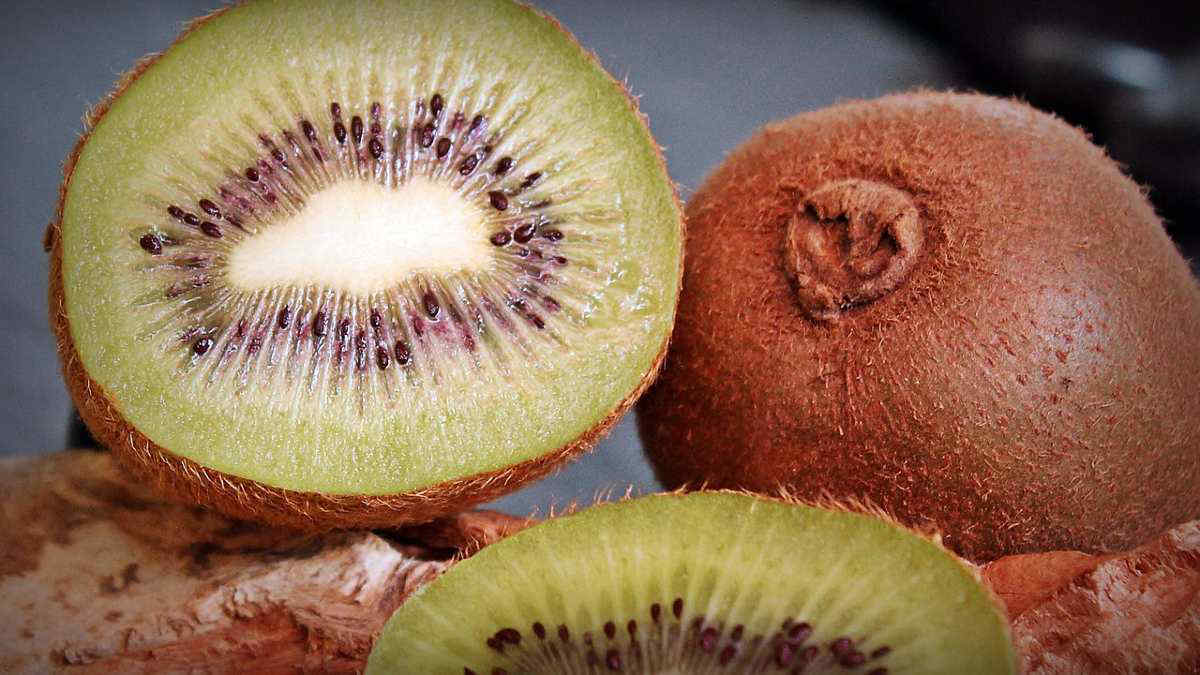 Il kiwi, un frutto prezioso d'inverno per il cuore e il sistema immunitario