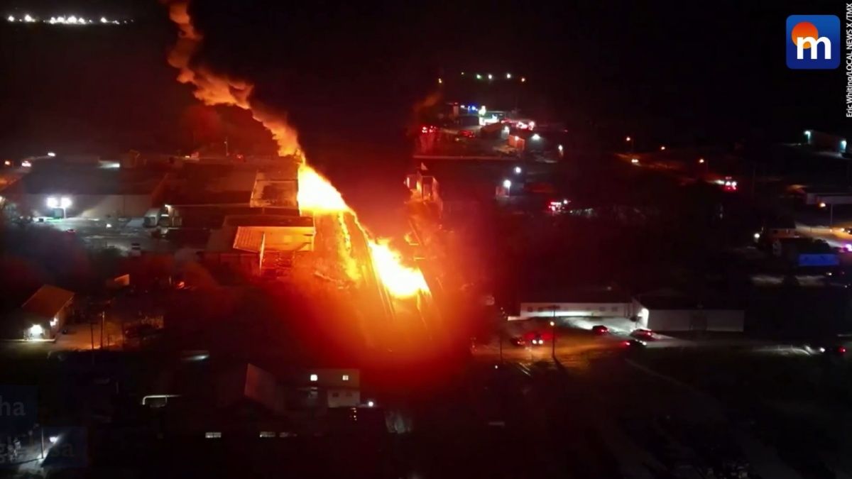 Il caso: treno in fiamme negli Usa e nubi tossiche. Disastro ambientale? VIDEO