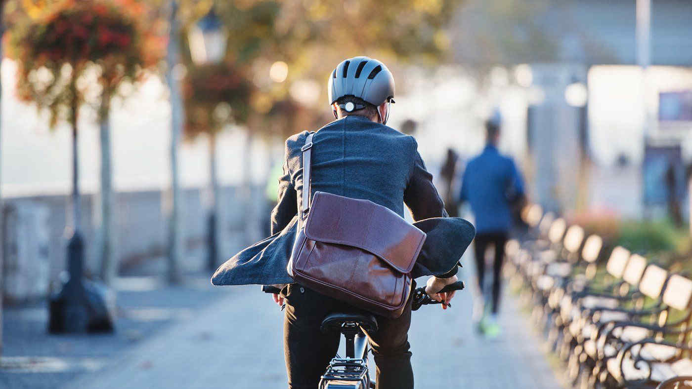 In alcuni Paesi in Europa si viene pagati per andare al lavoro in bici: funziona?