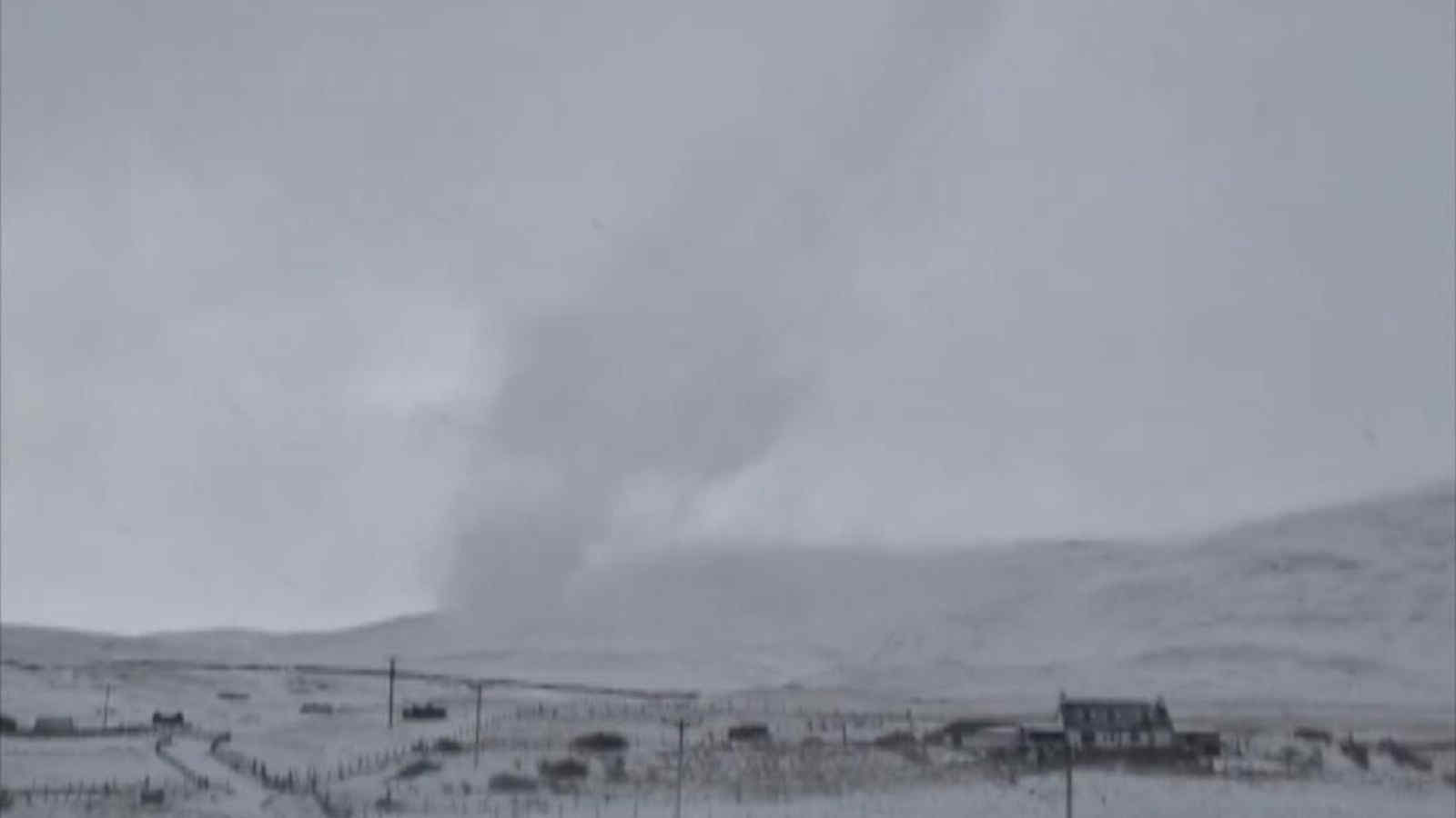 Scozia, spettacolare tornado di neve: ecco cosa è accaduto