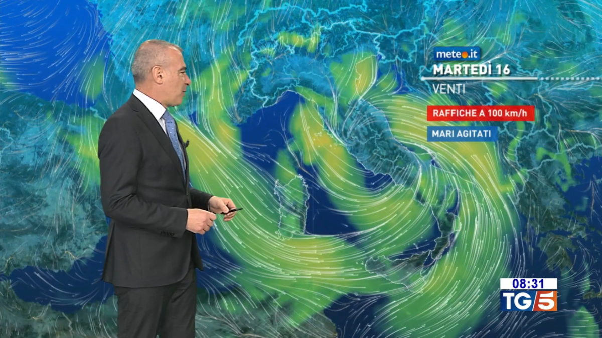 Ciclone mediterraneo in azione: forte maltempo, è allerta rossa. Le previsioni meteo per il 16 maggio