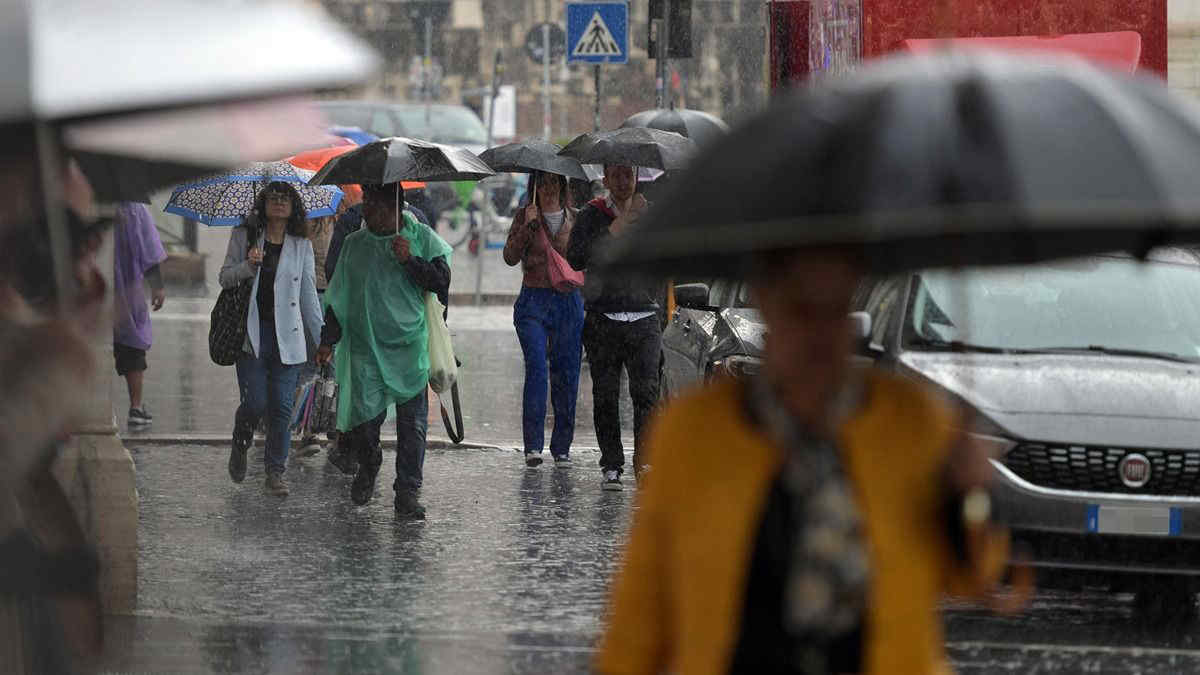 Meteo, weekend a rischio maltempo: pioggia e vento forte