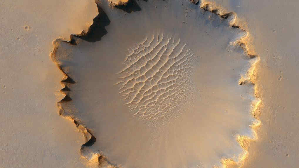 Acqua liquida su Marte, trovate tracce a basse latitudini: la scoperta