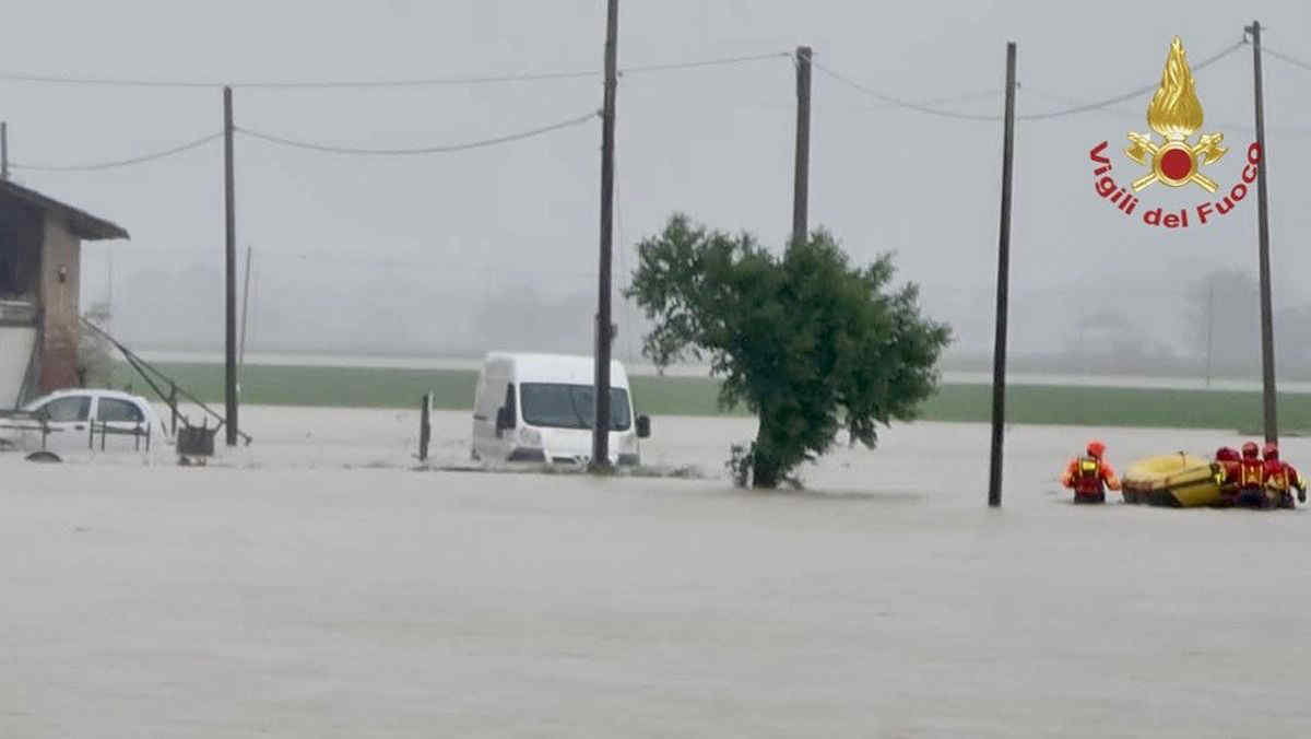Meteo, maltempo e alluvione in Emilia-Romagna: esondano i fiumi, case sott'acqua ed evacuazioni - VIDEO