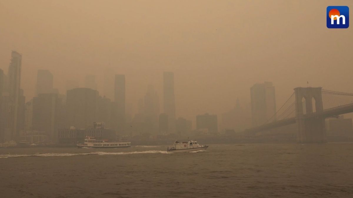 Incendi in Canada, il fumo fa diventare rosso il cielo a New York. VIDEO