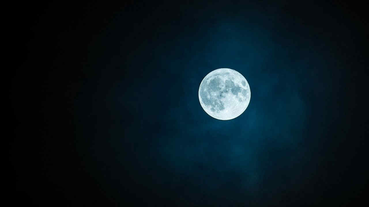 La Superluna dello Storione "apre" il calendario di appuntamenti con il cielo di agosto, ma non sarà la sola. Arriva il mese con due Superlune