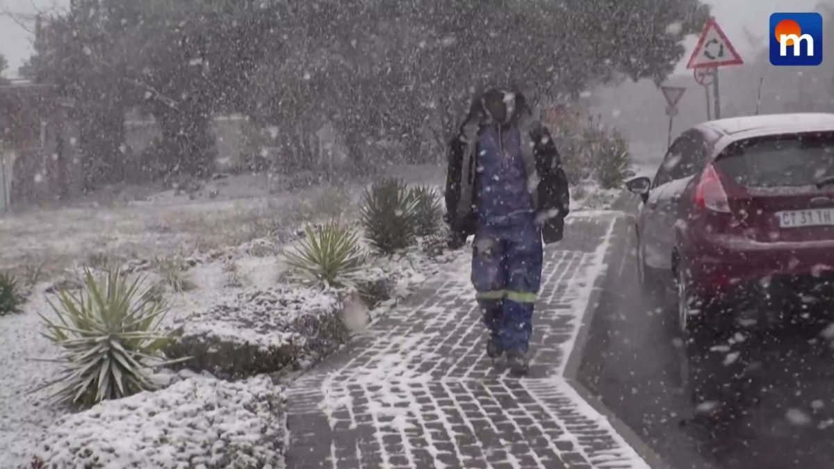 L’inverno nell’emisfero australe, neve a Johannesburg in Sud Africa. VIDEO