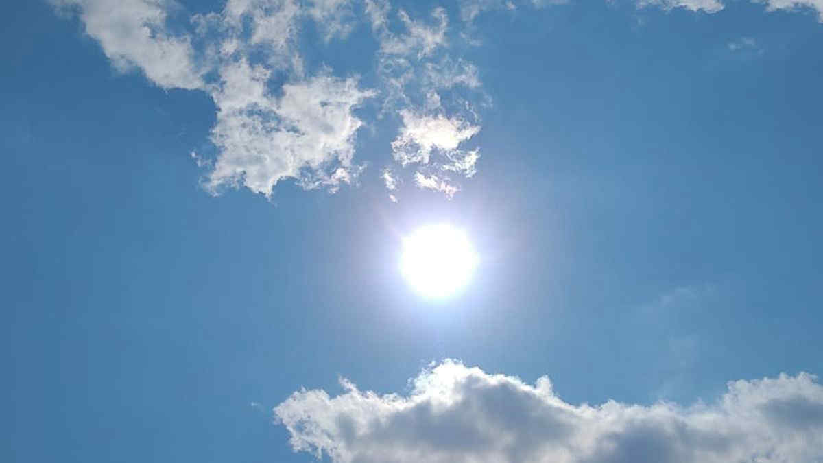 Meteo Italia, le previsioni del weekend: caldo e sole estivo. Cosa cambia da lunedì?