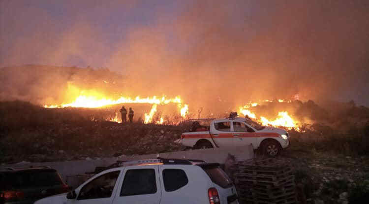 Incendi in Sicilia devastano patrimonio boschivo a Santo Stefano Quisquina - Video