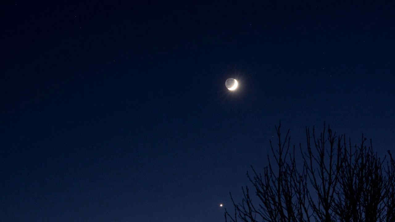 Luna, nuovo imperdibile spettacolo: ecco la luce cinerea, di cosa si tratta e quando osservarla?