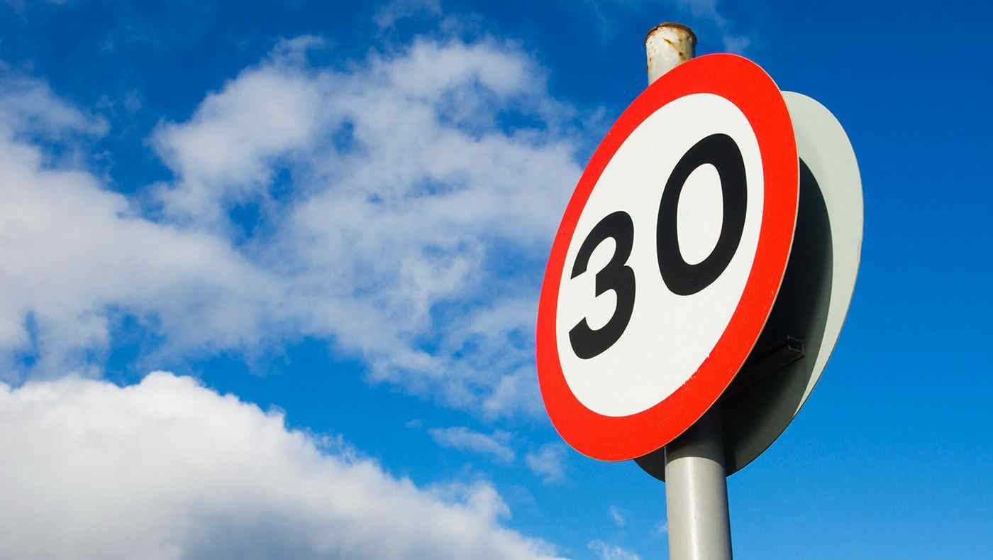 Limiti di velocità a 30 km/h in città: cosa cambia?