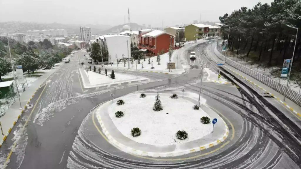 Maltempo in Turchia, freddo e neve: imbiancata Istanbul - Immagini