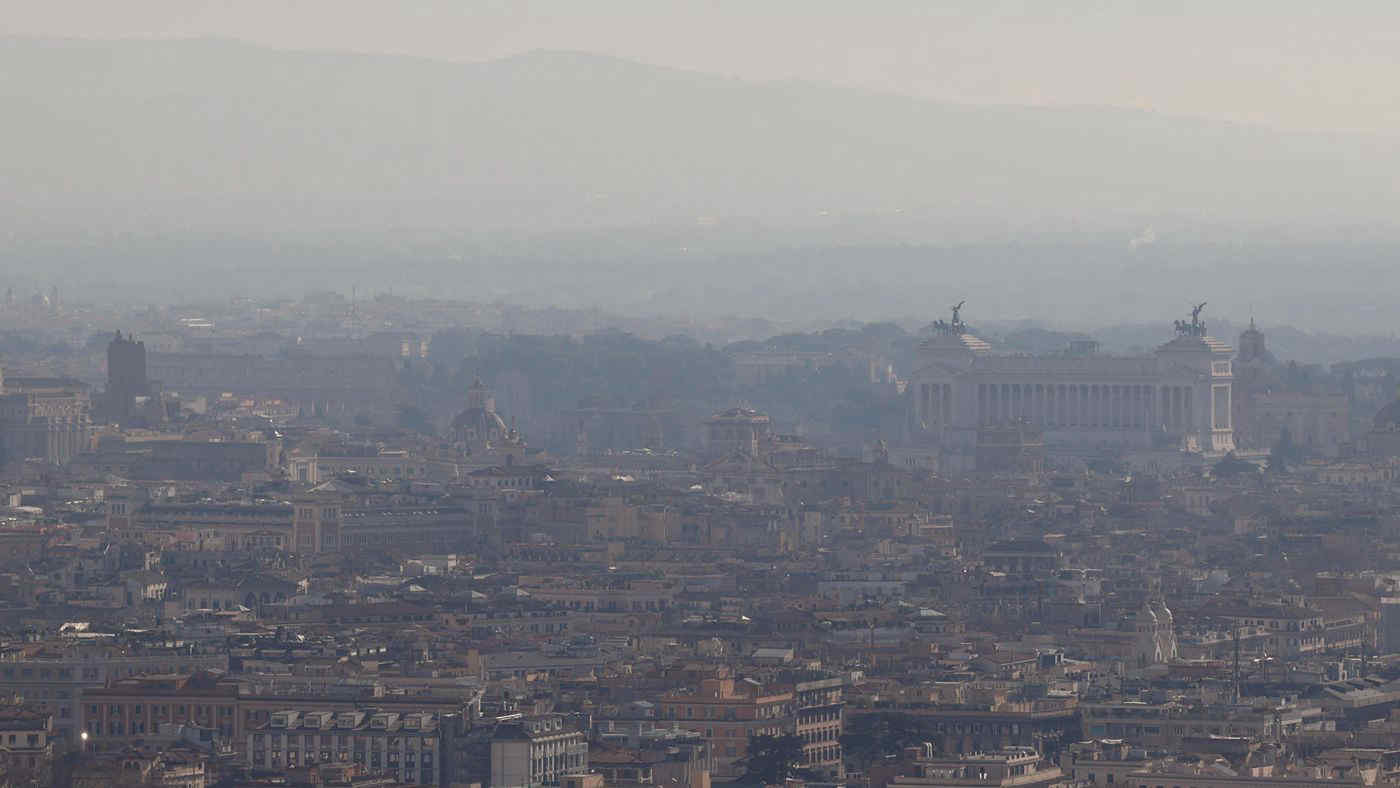 Allarme smog a Roma, scattano le limitazioni al traffico fino al 5 febbraio