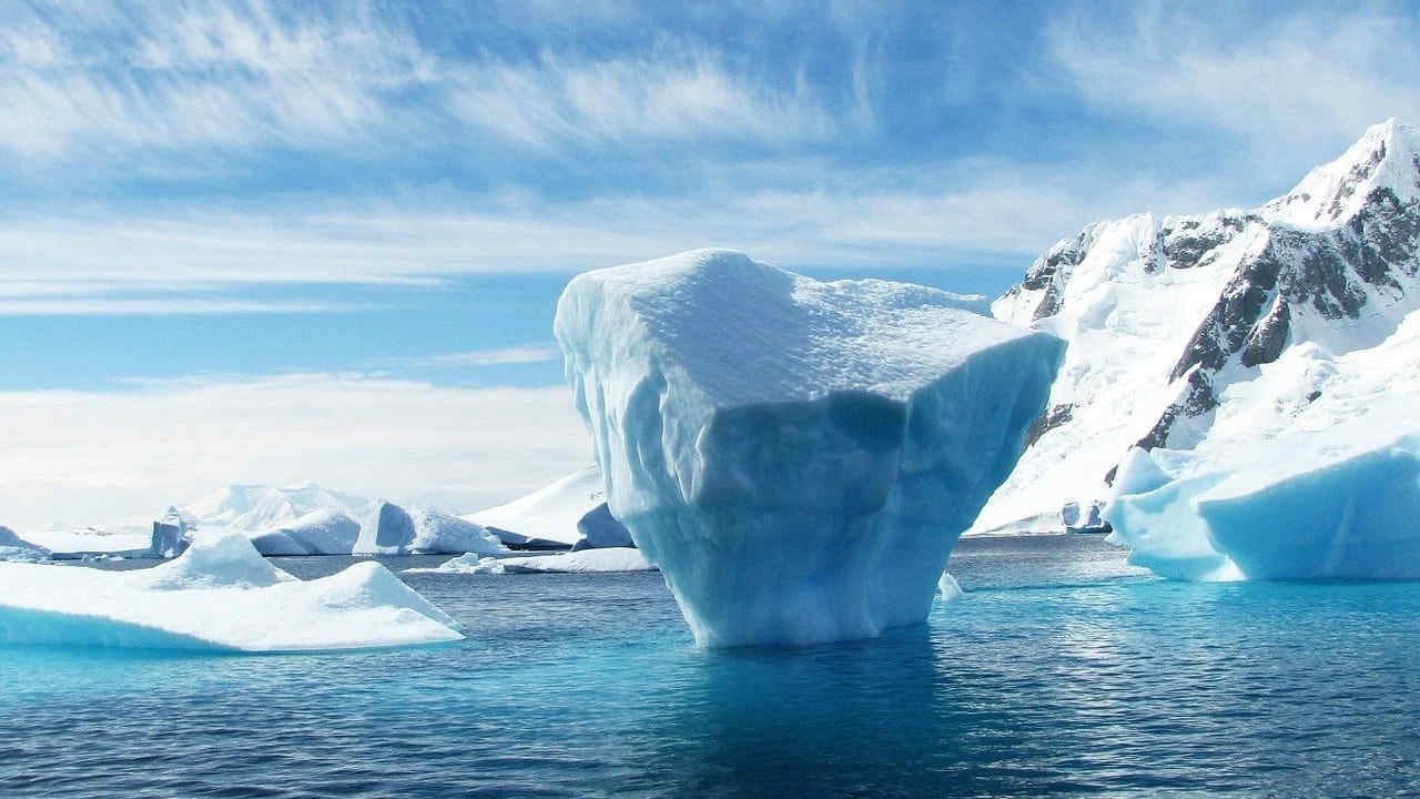 Scioglimento dei ghiacciai: emergono virus antichi di 15 mila anni