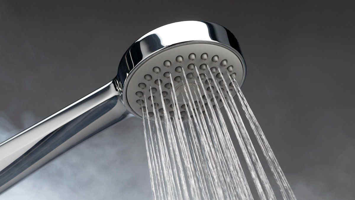 "Fare la doccia tutti i giorni è più una convenzione sociale che una reale necessità igienica"