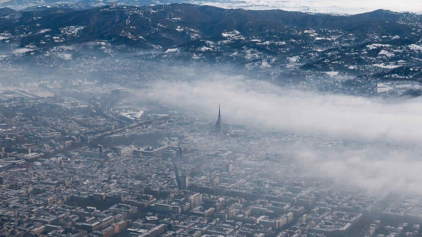 Smog: primo processo penale per inquinamento ambientale colposo in Italia. A Torino coinvolti anche Fassino e Appendino