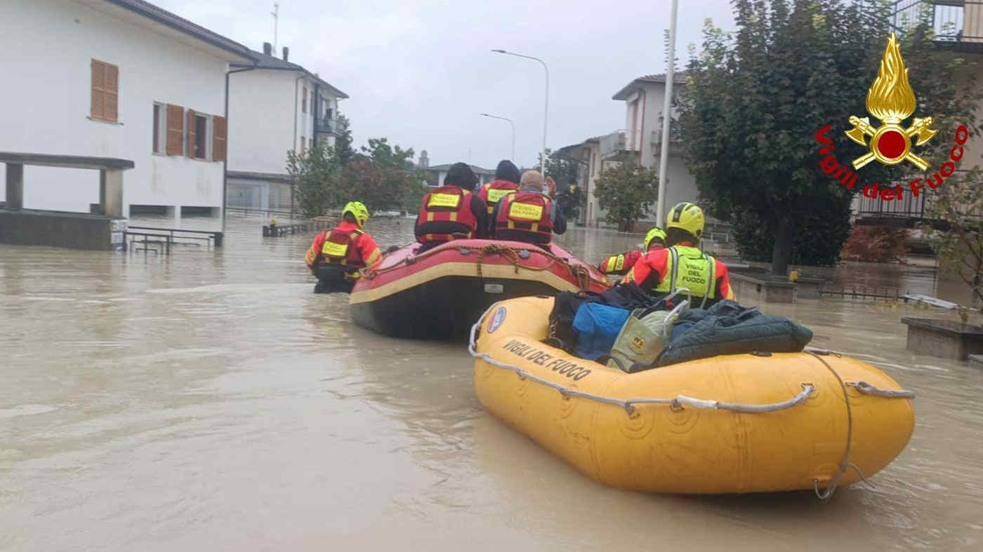 Maltempo, emergenza in Emilia Romagna: alluvioni in corso, esondazioni ed evacuazioni