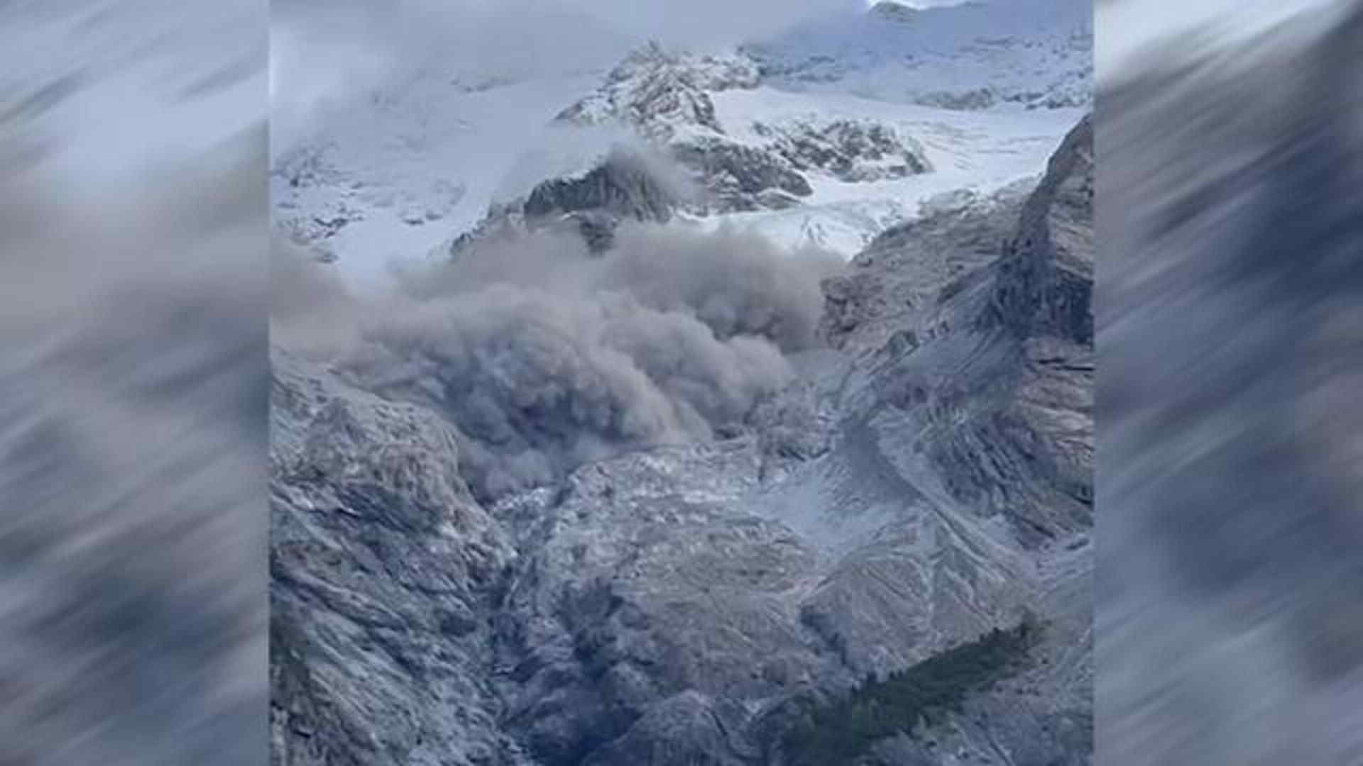 Trentino Alto Adige, boato e nube di polvere: frana sulla parete nord dell'Ortles. Le immagini