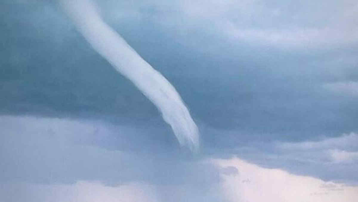 Maltempo Abruzzo: tromba marina a Silvi, grandine e acquazzoni. Video