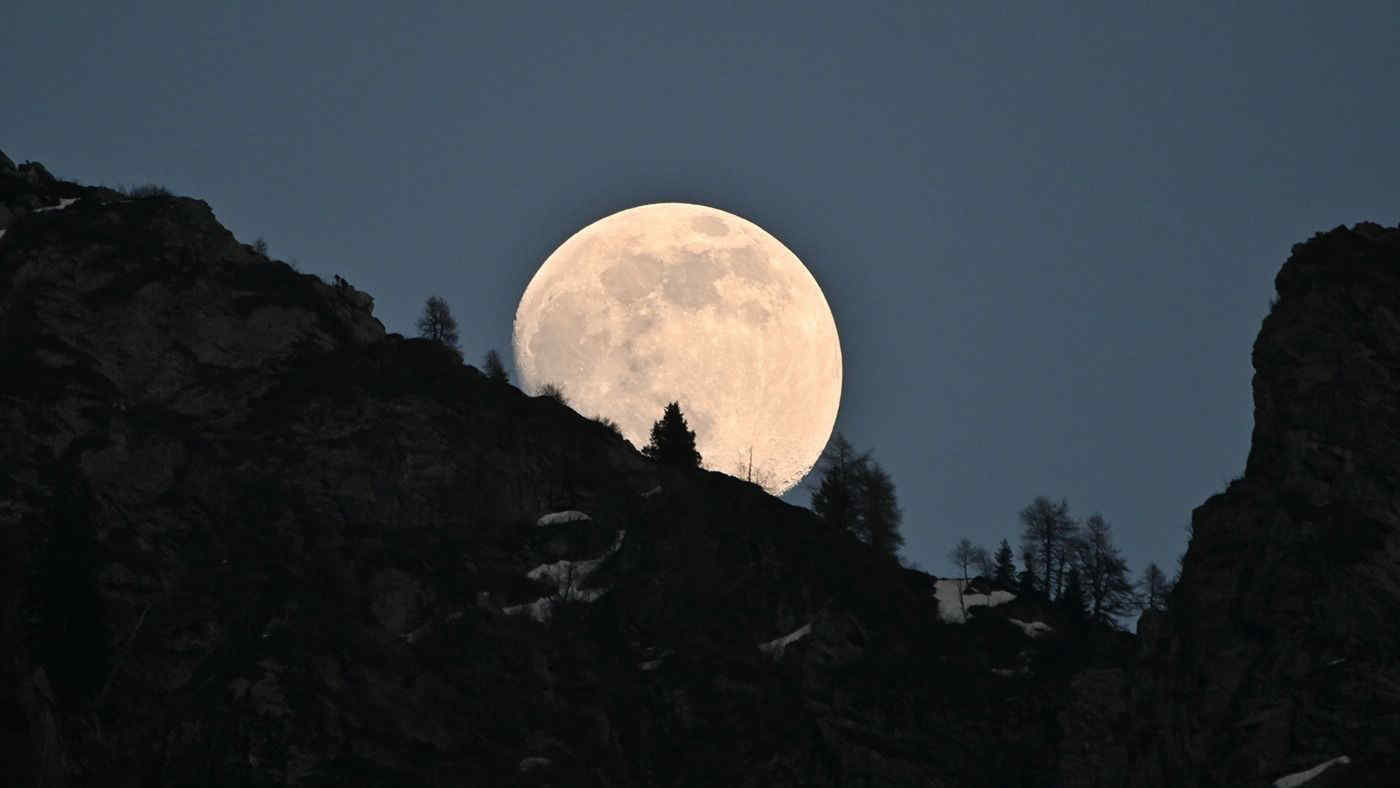 Superluna: teoria di Nolle ed Espenak a confronto