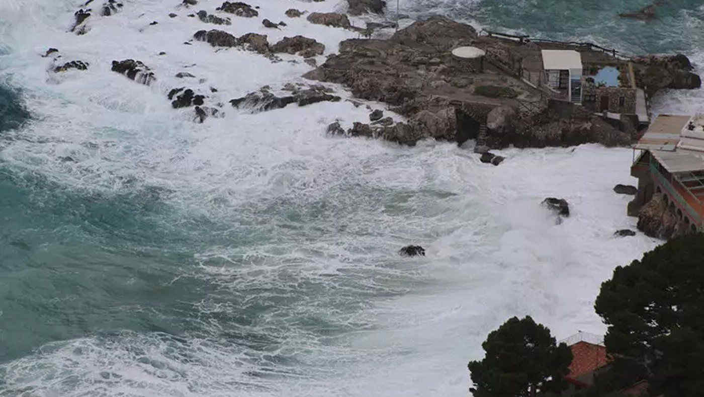 Maltempo Campania: il vento forte provoca diversi danni