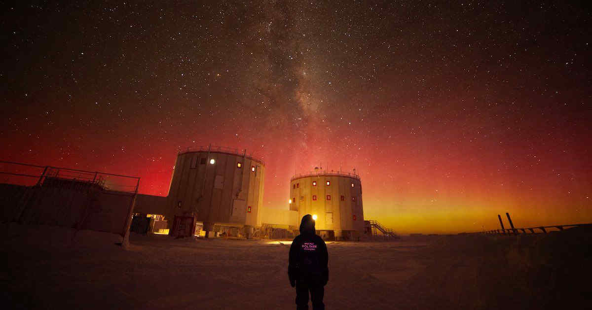 Aurora australe sulla stazione Concordia in Antartide: immagini spettacolari