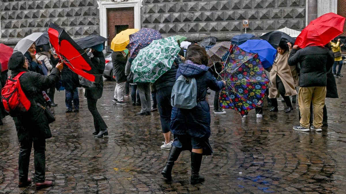 Meteo, nuova fase di maltempo alla fine della settimana: rischio nubifragi, ecco dove. La tendenza da venerdì 17 gennaio