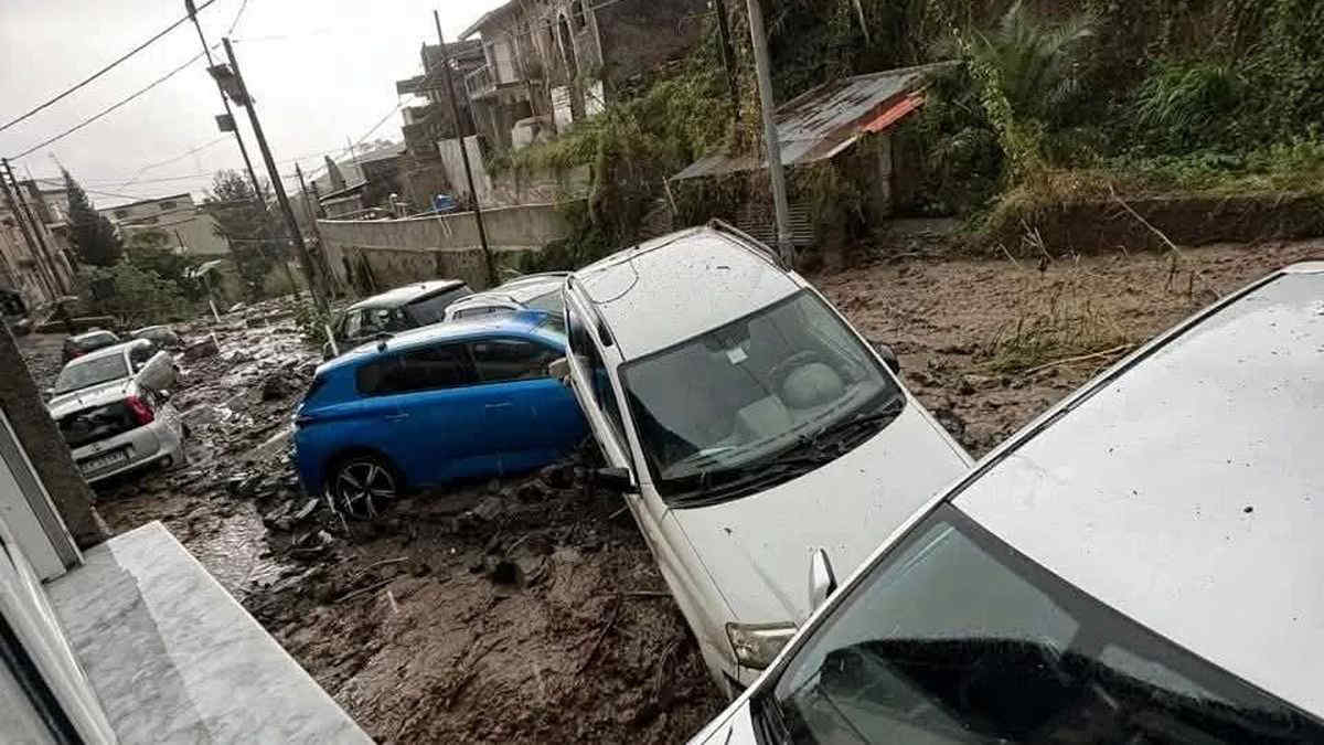 Maltempo al Sud: frane, allagamenti e fiumi esondati. Le immagini