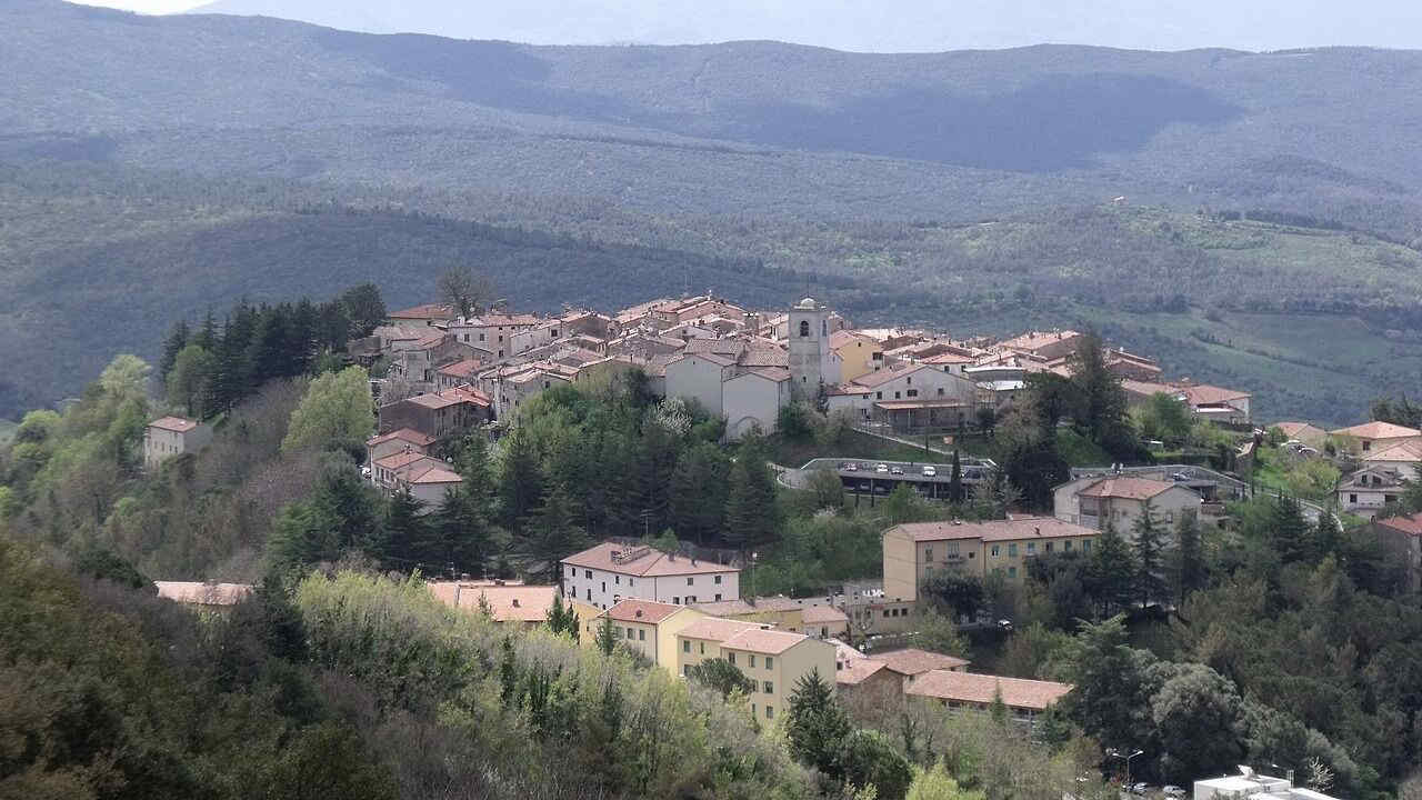 Monterotondo Marittimo, il piccolo borgo con i geyser che sembra l'Islanda